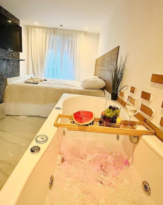 מרסיי Studio Love Jacuzzi מראה חיצוני תמונה